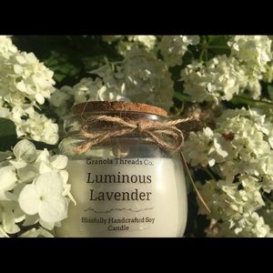 Real lavender plant infused, made with soy wax and essential oils.
